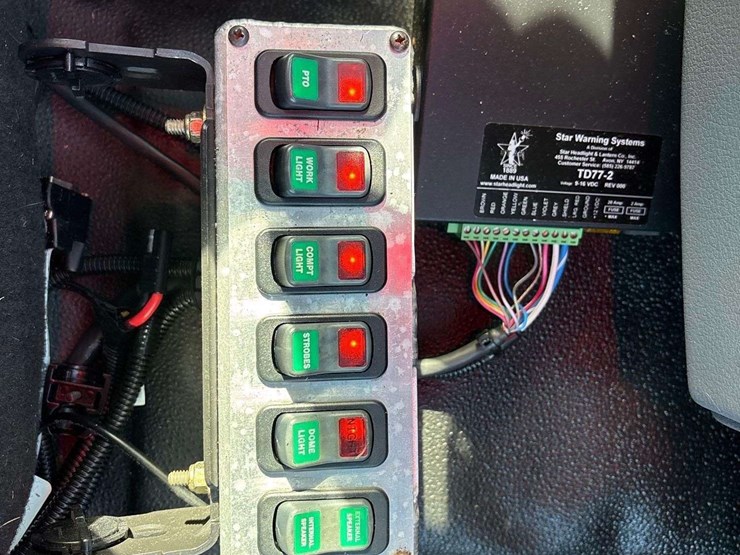 2015-ford-f550-image-15