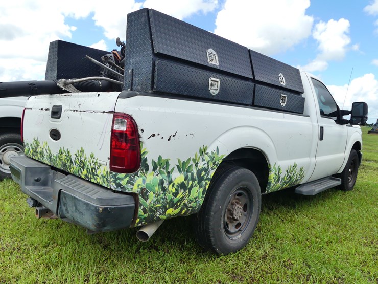2015-ford-f250-xl-image-3