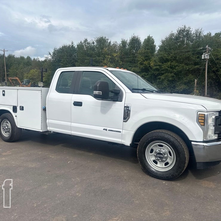 2019 FORD F350 SD XL