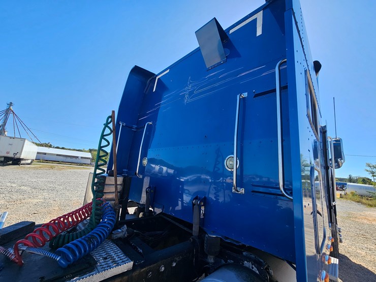 2007-peterbilt-379-image-90