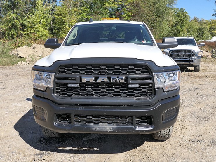 2020-dodge-ram-3500-image-6