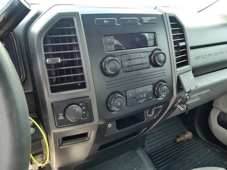 2019-ford-f250-xl-image-11