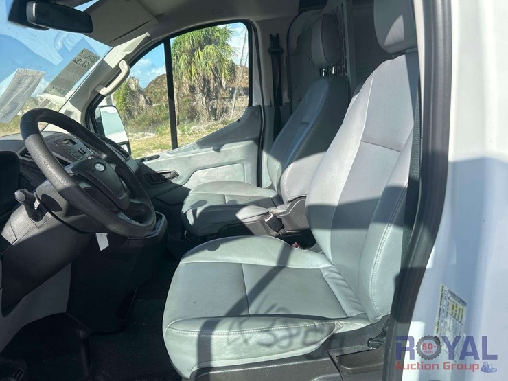 2016-ford-transit-image-19
