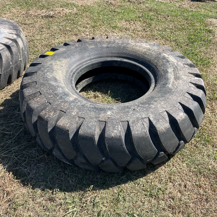 #2036 • 16.00-25 Industrial Tire Inv# 29768
