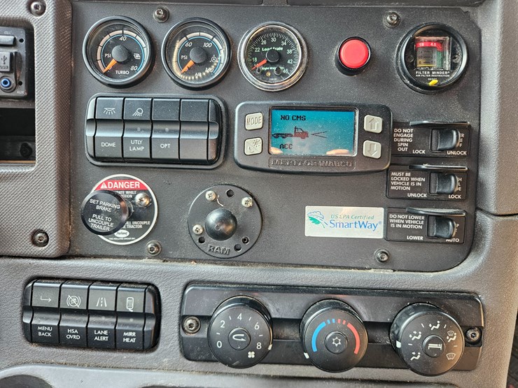 2017-freightliner-cascadia-125-image-53