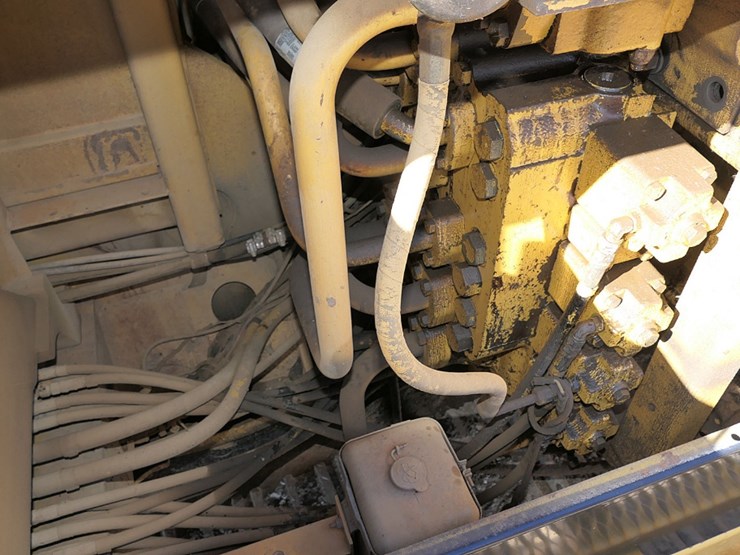 1987-caterpillar-235b-image-33