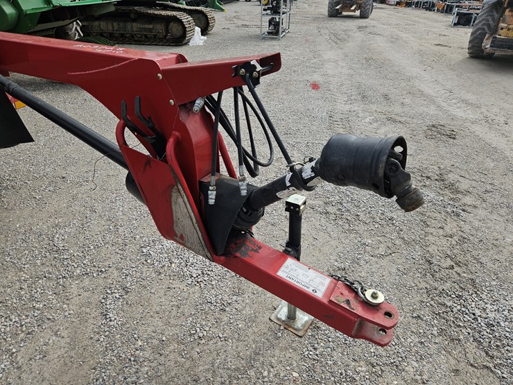 2021-new-holland-210m-image-2