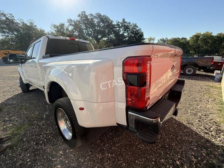 2023-ford-f450-image-13