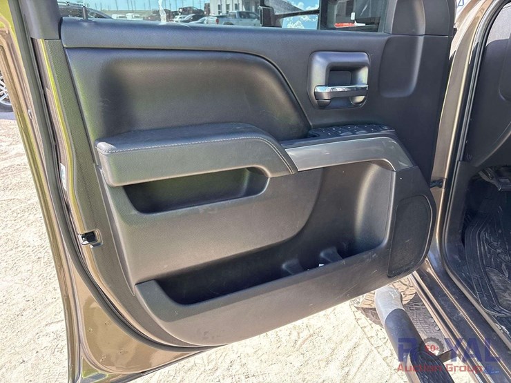 2015-chevrolet-silverado-3500-image-8