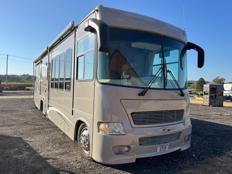 2005-gulf-stream-sun-voyager-motorhome-image-2