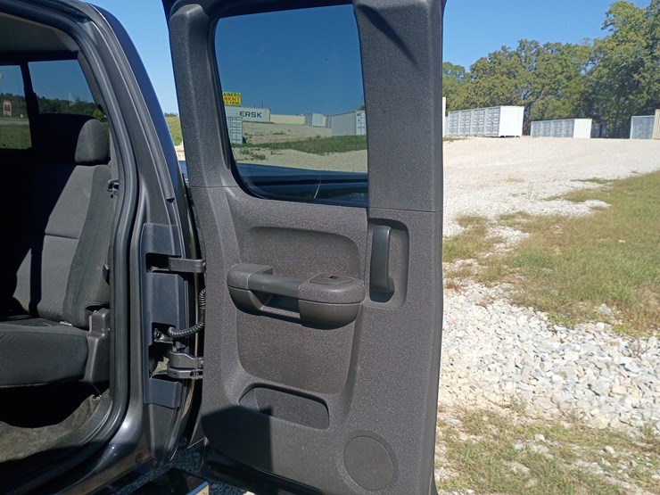2010-chevrolet-silverado-1500-image-61