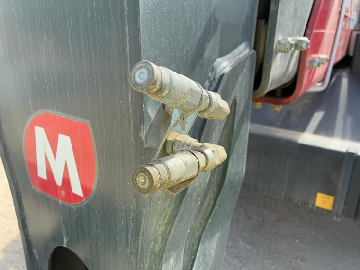 2022-magni-th5.15-telehandler-image-12