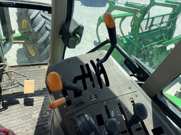 2006-john-deere-6715-image-10