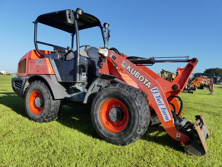 2019-kubota-r530-image-1