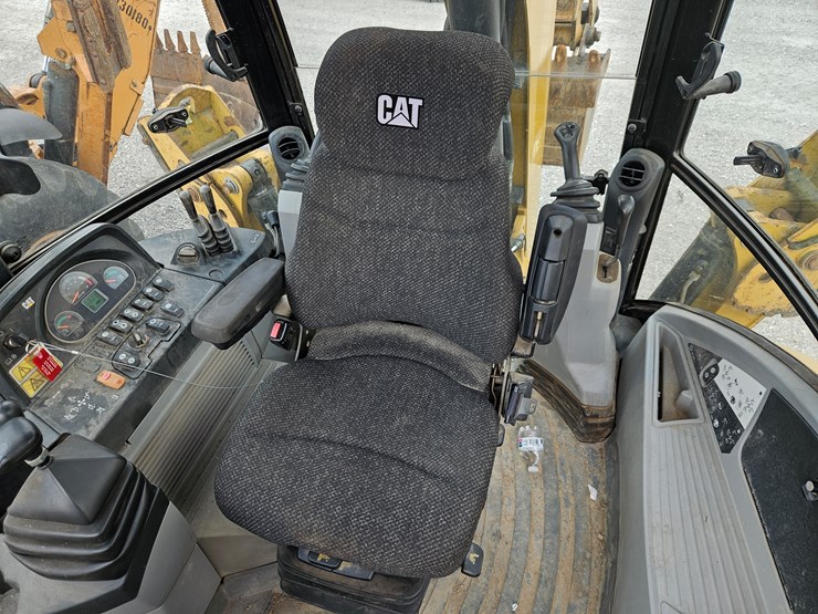 caterpillar-420f-image-11