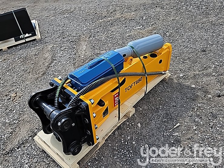 2025-caterpillar-305-image-5