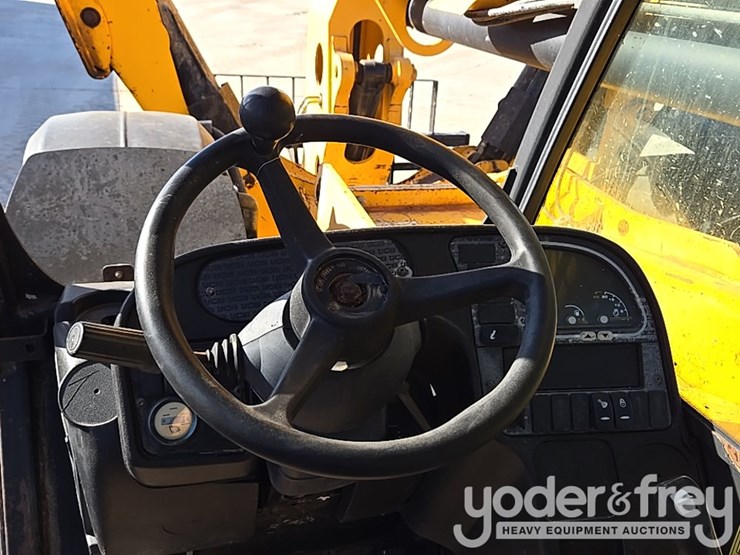 2016-jcb-510-56-image-46