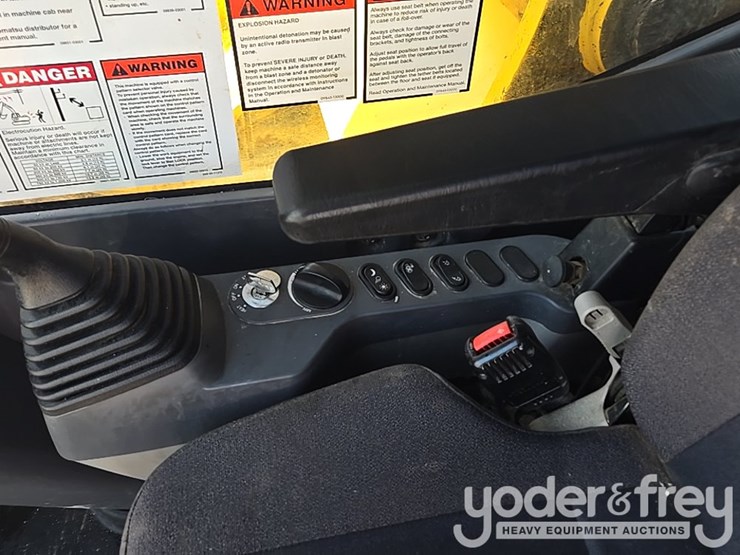 2022-komatsu-pc490-lc-11-image-64