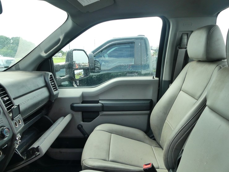 2019-ford-f350-xl-image-12