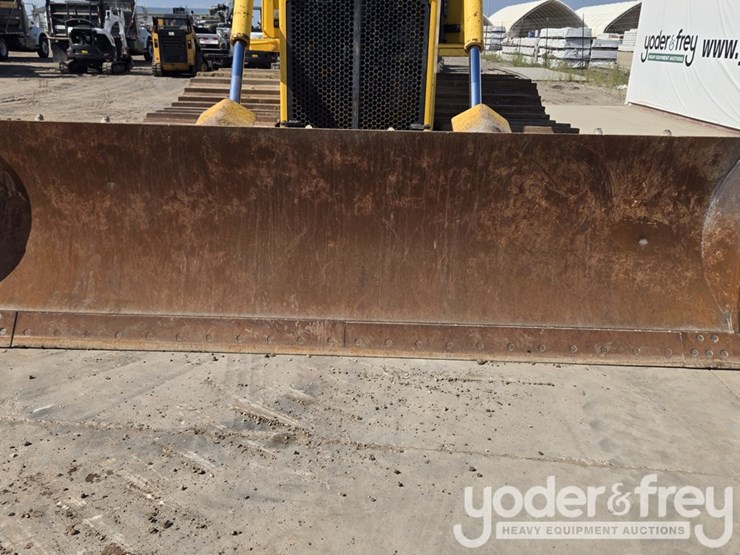 2022-komatsu-d65px-18-image-11