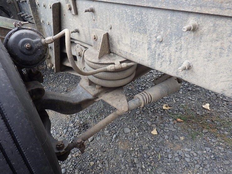 2005-mack-cv713-granite-15'-3-axle-dump-truck-image-17