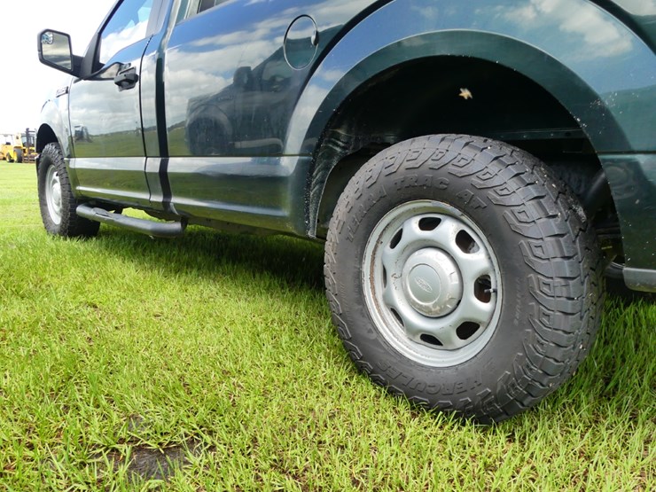 2020-ford-f150-xl-image-7