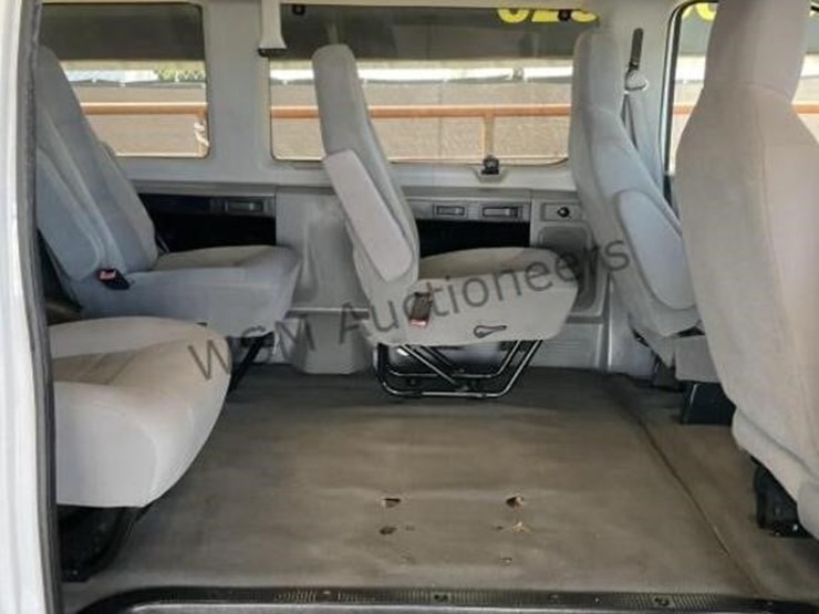2009-ford-e350-image-9