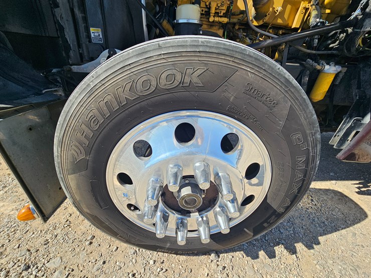 2013-peterbilt-389-image-108
