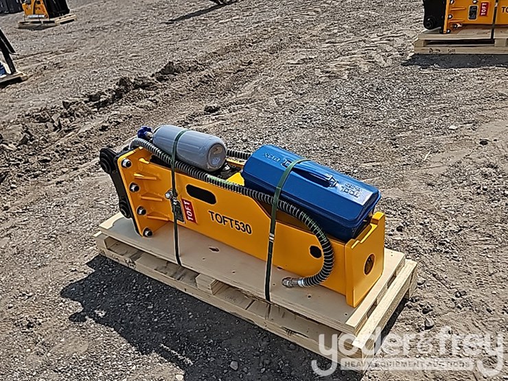 2025-caterpillar-304-image-7