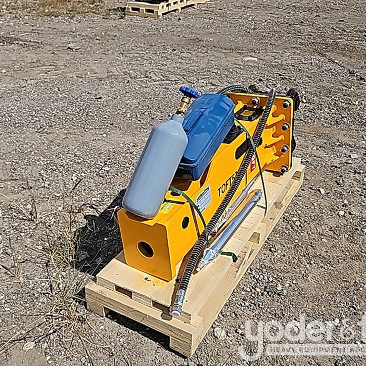 2025 CATERPILLAR 304