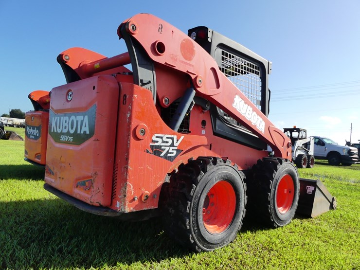 2017-kubota-ssv75-image-3