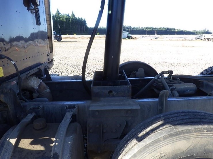 2009-international-5900i-17'-3-axle-dump-truck-image-9