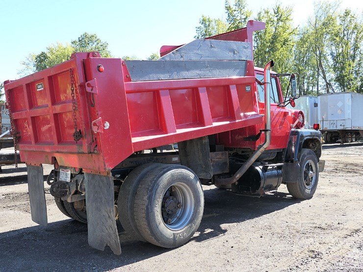 1979-ford-8000-image-4