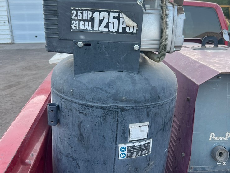 central-pneumatic-upright-air-compressor,-125-psi-image-1