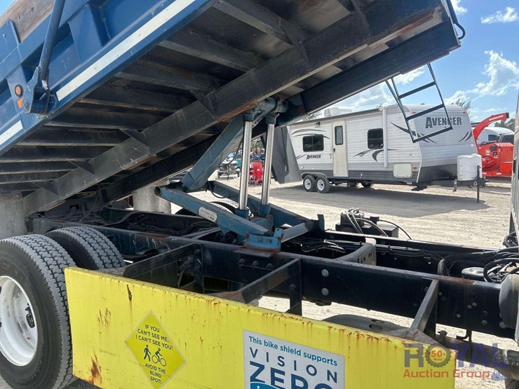 2017-ford-f650-image-21