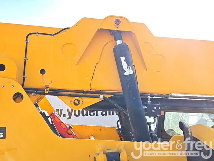 2016-jcb-510-56-image-25