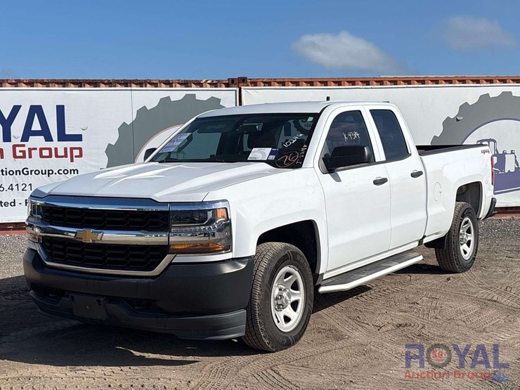 2017-chevrolet-silverado-1500-image-1