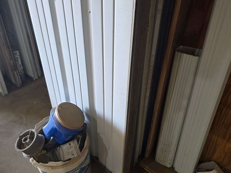 (1)-used-12’-x-11’2”-garage-door,-¾”-foam-insulation,-comes-with-all-track-(high-lift-track-up-to-14-image-6