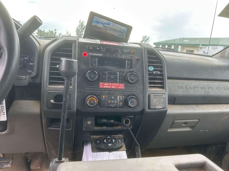 2017-ford-f550-image-14