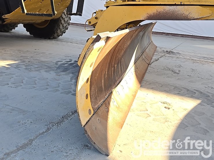 2016-caterpillar-140m3-image-44