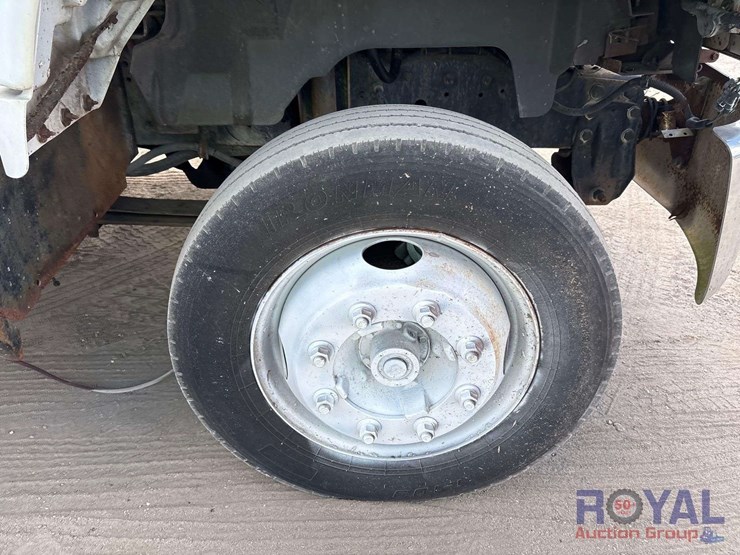 2003-ford-f550-image-35