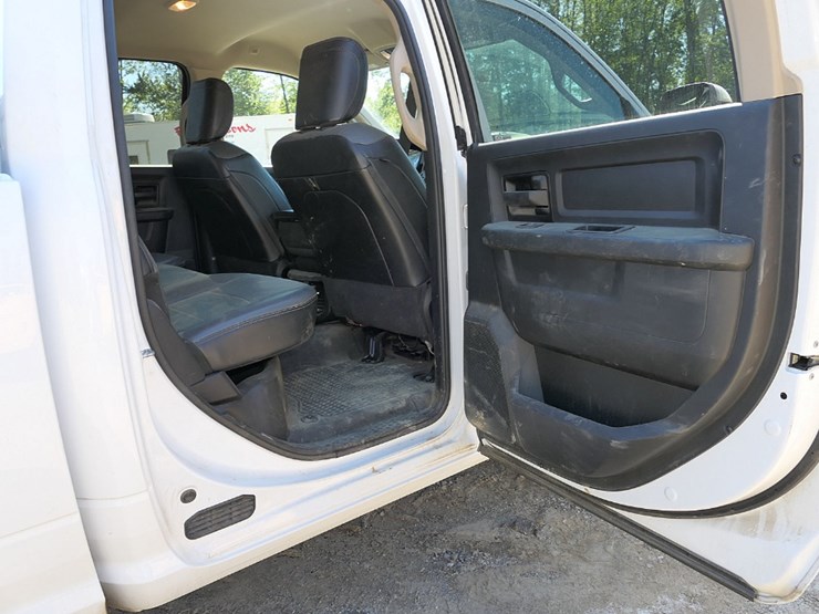 2020-dodge-ram-3500-image-19