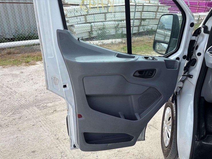 2015-ford-transit-image-6