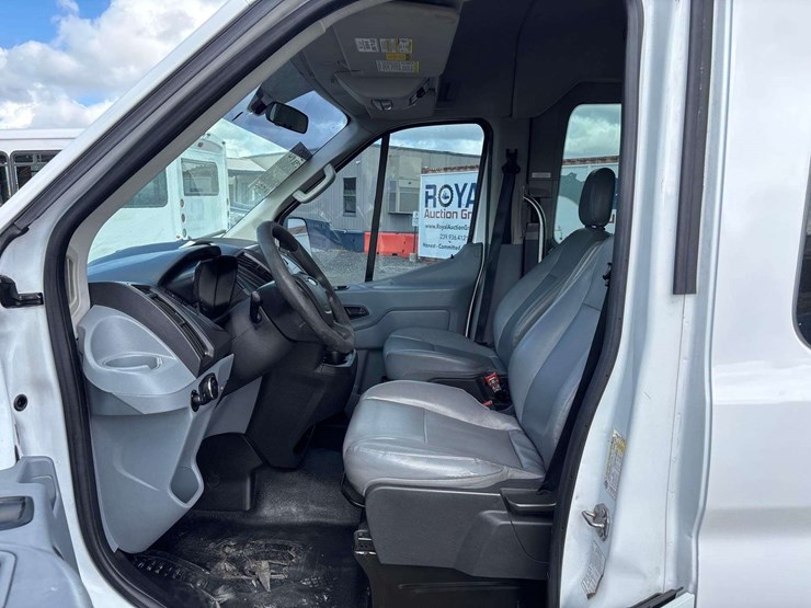 2015-ford-transit-image-8