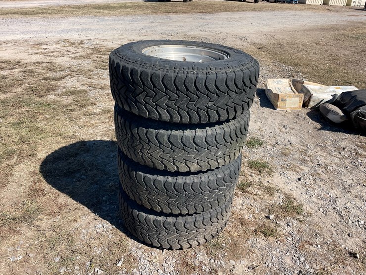#2001-•-lot-of-(4)-246/75r16-tires-inv#-29764-image-2