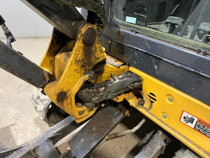 deere-27d-image-14