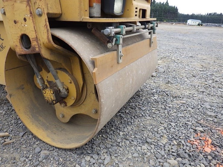 caterpillar-cb24-image-11