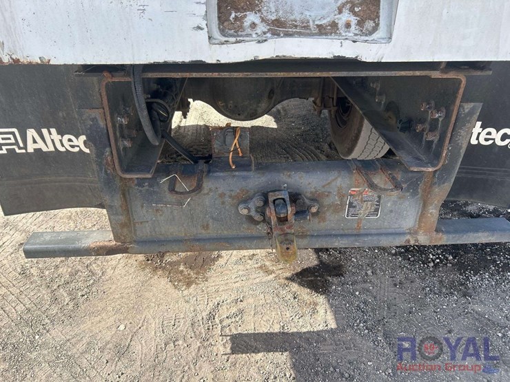 2015-freightliner-m2-106-altec-insulated-forestry-bucket-truck-image-43
