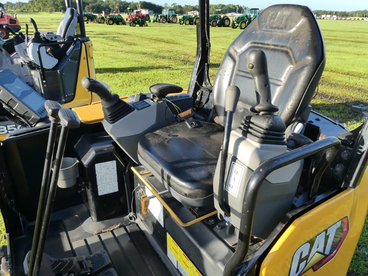caterpillar-303.5-image-10