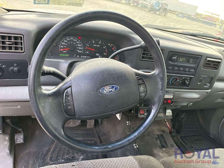 2003-ford-f550-image-10